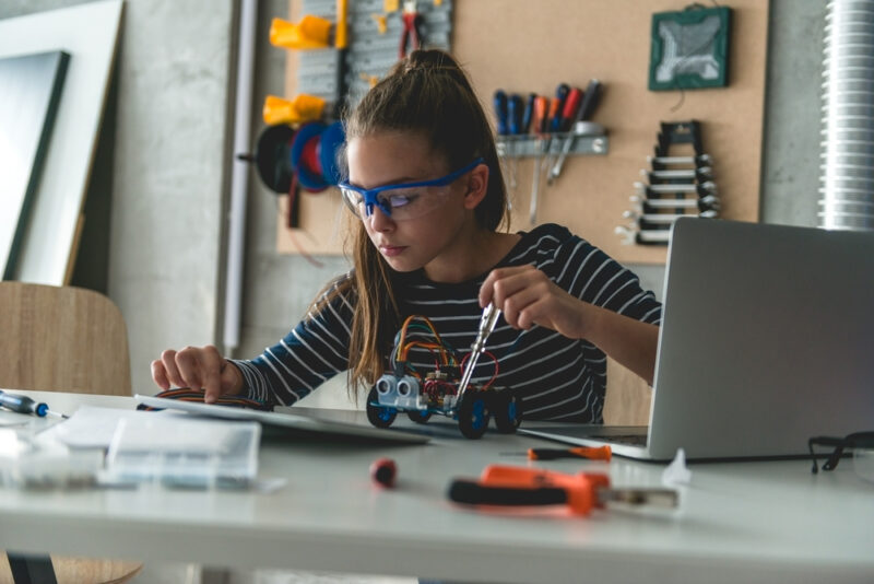 Read more about the article Women in STEM – why are they are leaving, and what can we do about it?